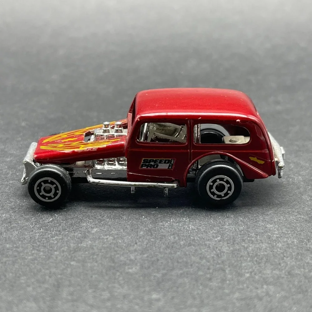 Zee Toys 1935 '35 Chevy‎ Modified Dirt Track Race Car Red Graphics Diecast 1/64
